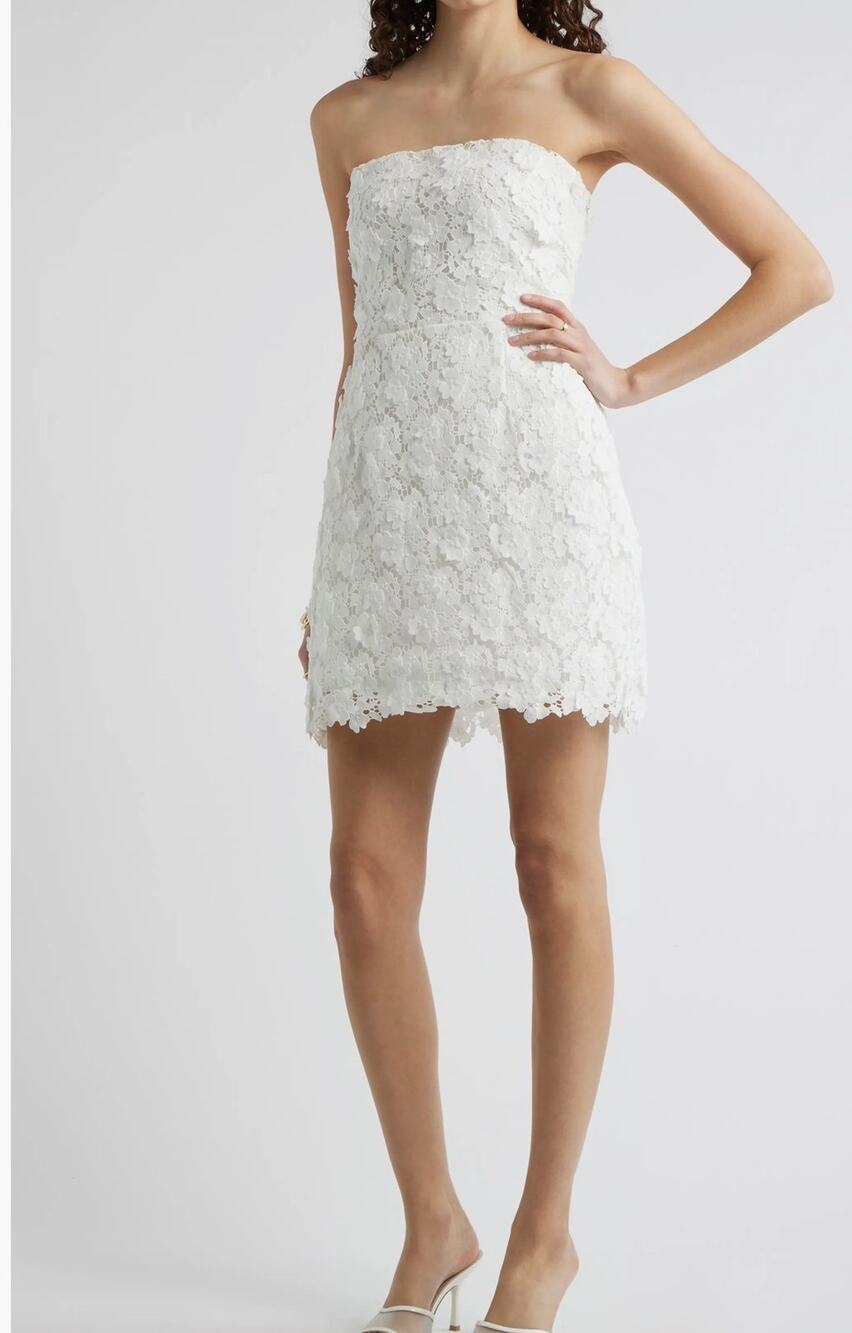 Chelsea28 White Lace Floral 3D Appliqué Size Medium Bridal Mini Dress EUC